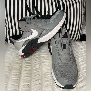 2020 Nike Airmax Excee